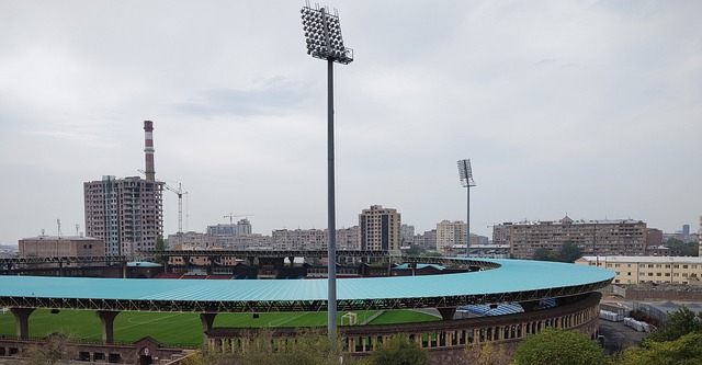 奥斯卡拒绝沙特1500万美元年薪，现年薪376万美元.